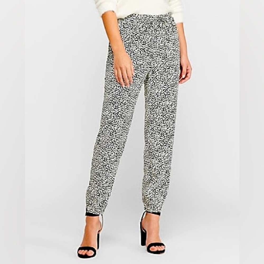 High Waisted Dot Print Relaxed Fit Jogger Ankle Length Pant